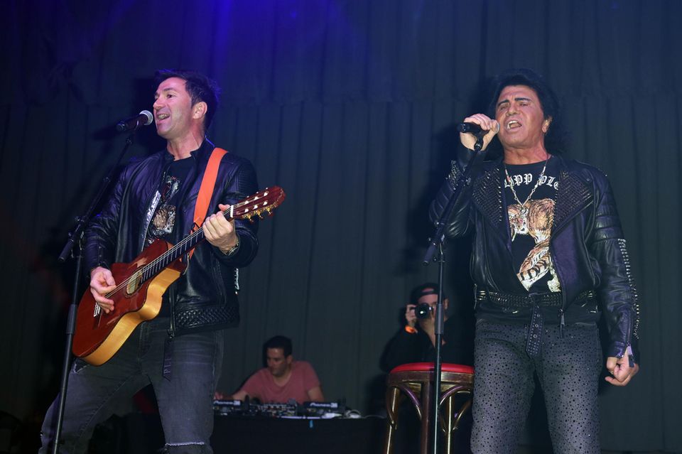 Costa Cordalis (†): Der Auftritt von Costa Cordalis mit seinem Sohn Lucas beim "Goodbye Jens"'-Benefizkonzert im März in Essen war der letzte in der langen Karriere des Sängers Der Auftritt von Costa Cordalis mit seinem Sohn Lucas beim "Goodbye Jens"'-Benefizkonzert im März in Essen war der letzte in der langen Karriere des Sängers
