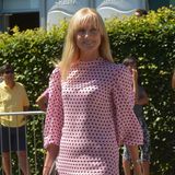 Joely Richardson hat sich im rosafarbenen Polka-Dot-Look auf den Weg zum Centre Court gemacht.