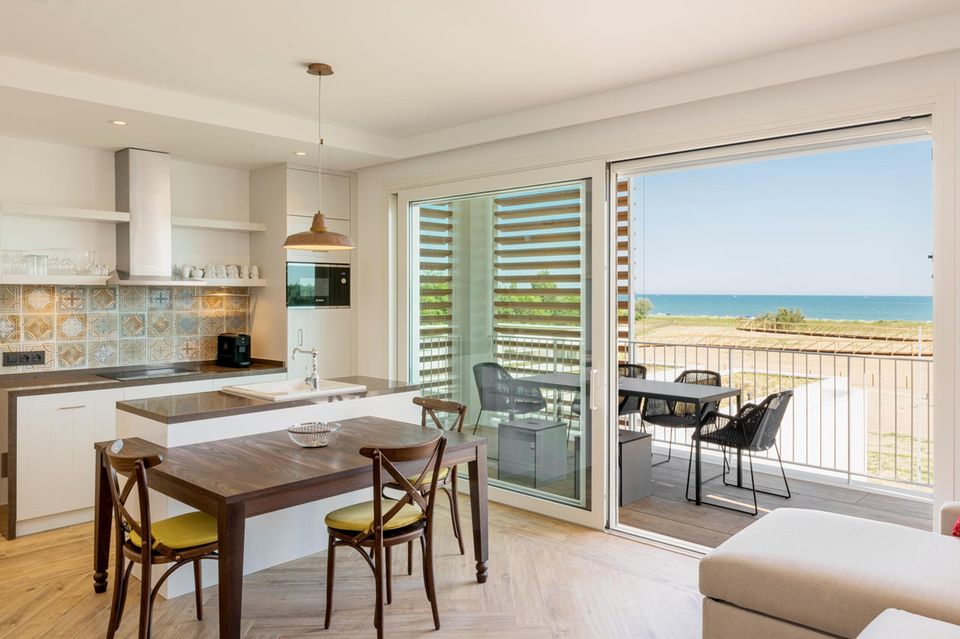 Ferien mit Hapimag: Cavallino Treporti vereint Badeurlaub mit Kultur und Städtereise an der italienischen Adria, direkt am Meer und mit der Traumstadt Venedig in Reichweite. Cavallino Treporti vereint Badeurlaub mit Kultur und Städtereise an der italienischen Adria, direkt am Meer und mit der Traumstadt Venedig in Reichweite.