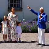Aber das muss ja auch niemand. Schließlich kommt Prinzessin Victoria an jedem 14. Juli pünktlich auf den Hof. Ihr Vater, König Carl Gustaf, eröffnet die Feierlichkeit anschließend mit einer Rede.