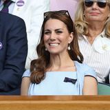 Entspannung will bei so einem Finalspiel bei Catherine nicht so richtig aufkommen. In der Royal Box schneidet die Herzogin daher auf der Zuschauertribüne lustige Grimassen. 