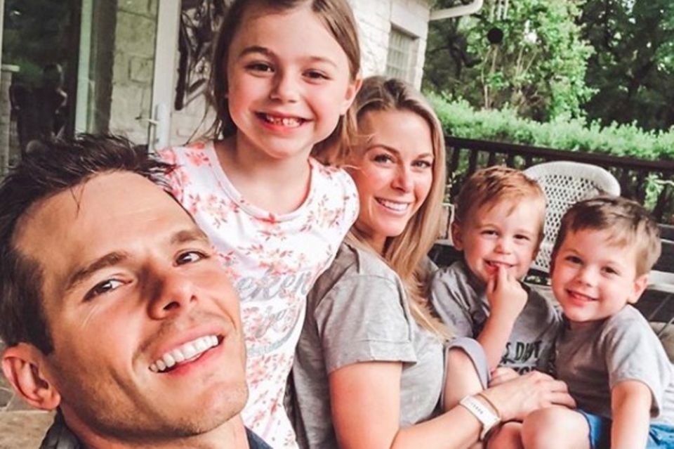 Granger Smith: Granger Smith mit Tochter London, Frau Amber, den Söhnen River (†3) und Lincoln Monarch im Mai 2019 Granger Smith mit Tochter London, Frau Amber, den Söhnen River (†3) und Lincoln Monarch im Mai 2019