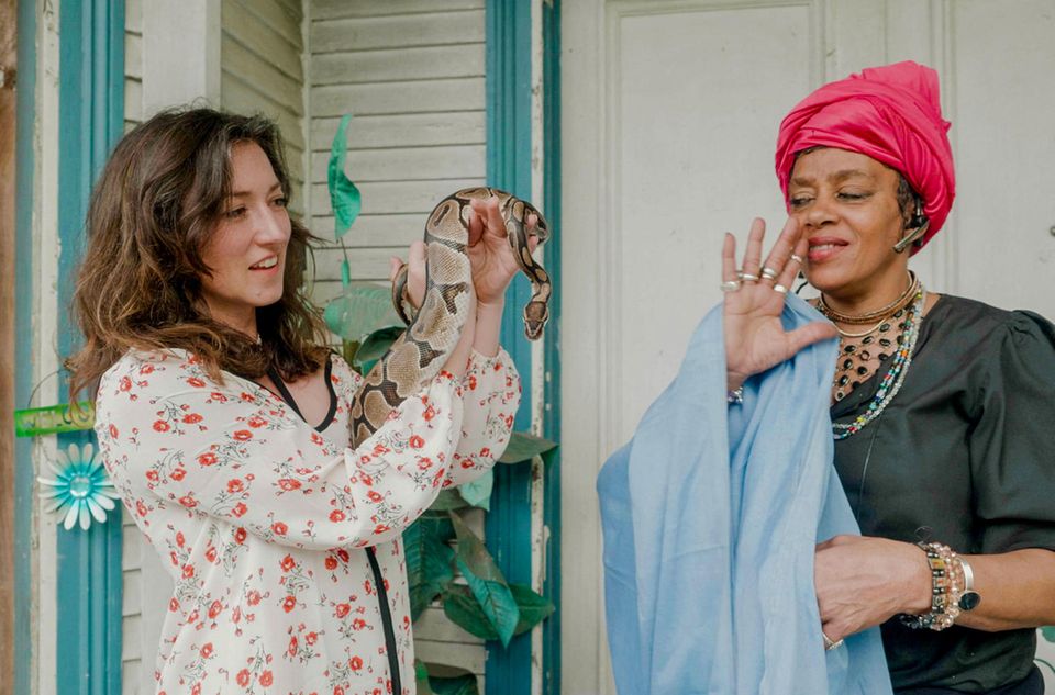 Charlotte Roche: Charlotte Roche reiste für ein Voodoo-Ritual nach New Orleans Charlotte Roche reiste für ein Voodoo-Ritual nach New Orleans