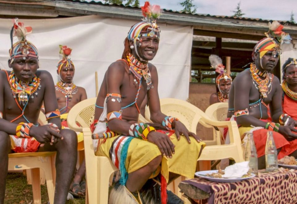 In Kenia wird eine Mitgift-Zeremonie abgehalten