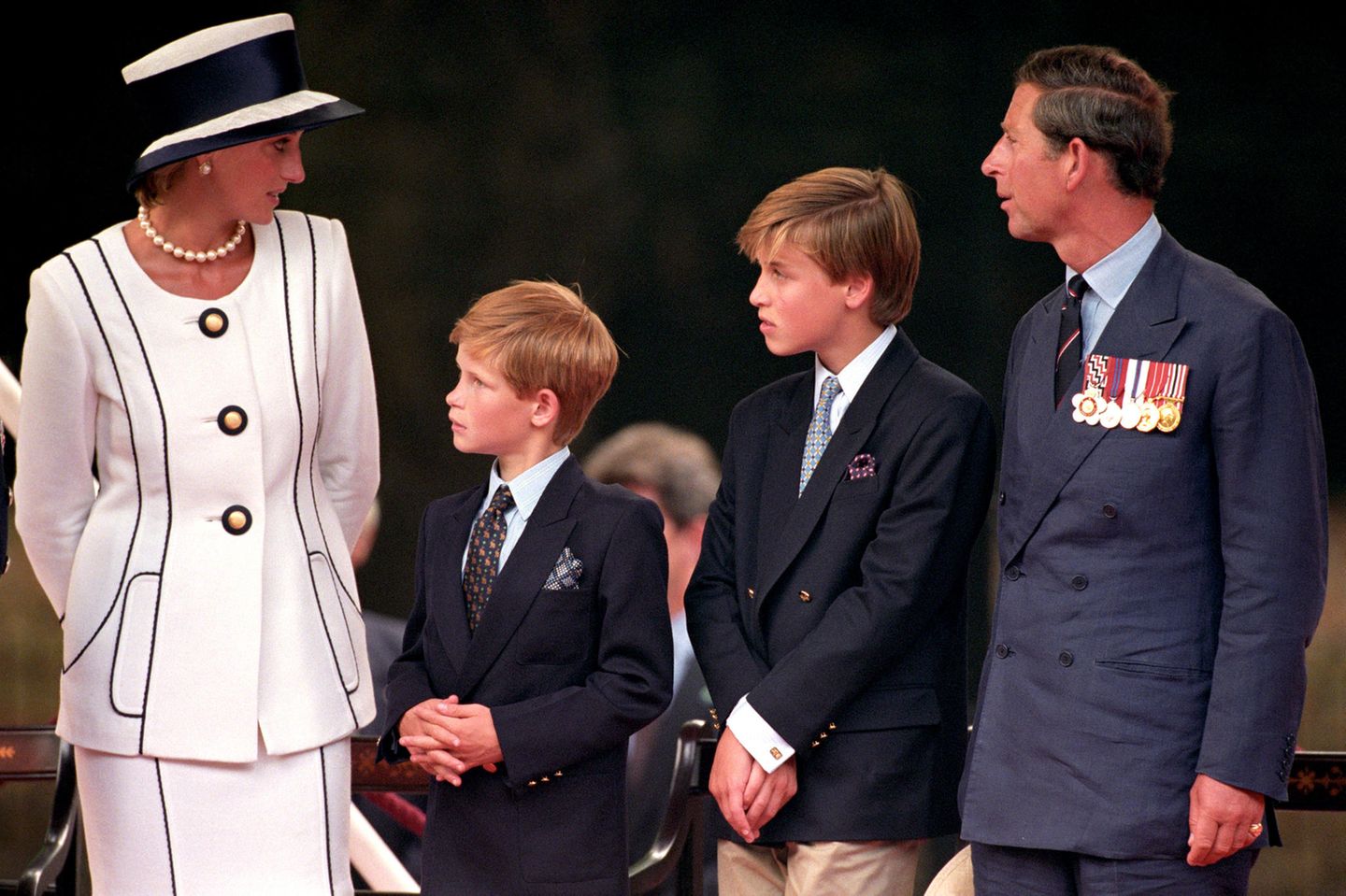 Prinzessin Diana, Prinz Harry, Prinz William und Prinz Charles
