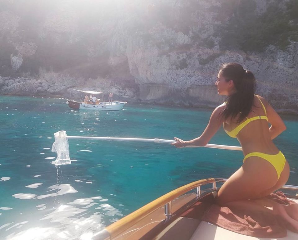 Auf Instagram macht Nicole Scherzinger auf die verheerenden Folgen für die Ozeane durch Plastikmüll aufmerksam und ruft ihre Follower auf sich zu engagieren und die Säuberung der Meere zu unterstützen. 