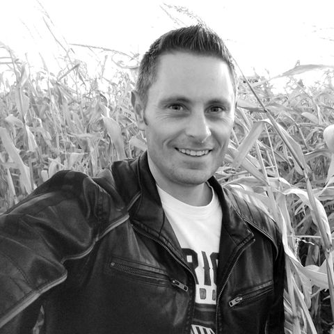 Grant Thompson (†)