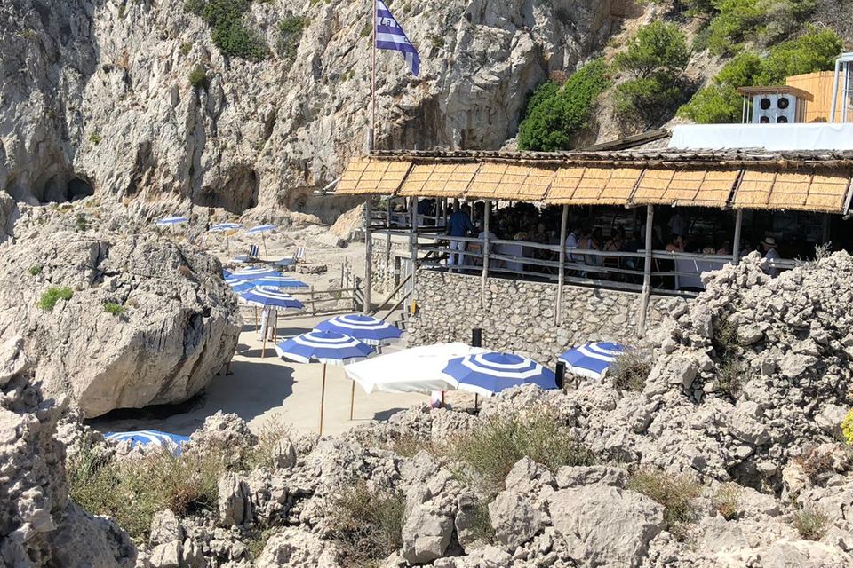 Hochzeit von Heidi Klum + Tom Kaulitz: Das Restaurant "Il Fonteline" auf Capri. Das Foto zeigt Heidis und Toms Hochzeitsgesellschaft beim Entspannen. Das Restaurant "Il Fonteline" auf Capri. Das Foto zeigt Heidis und Toms Hochzeitsgesellschaft beim Entspannen.