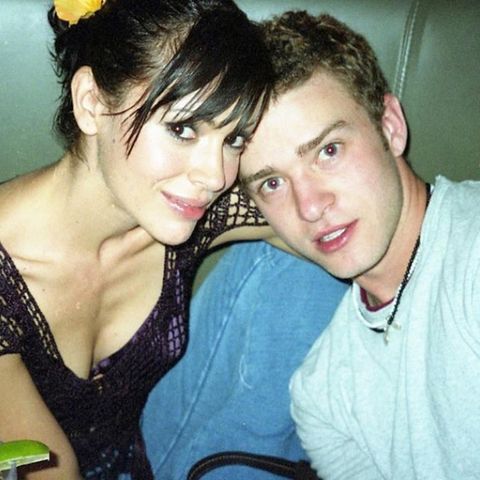 Kurz nach der Trennung von Britney Spears 2002 waren Alyssa Milano und Justin Timberlake kurzzeitig ein Paar. Alyssa sei sein großer Schwarm gewesen, gehalten hat die Beziehung dennoch nicht. Beide sind heute glücklich verheiratet. Was Justins Frau Jessica Biel wohl davon hält, dass Alyssa dieses Throwback-Bild jetzt postet?