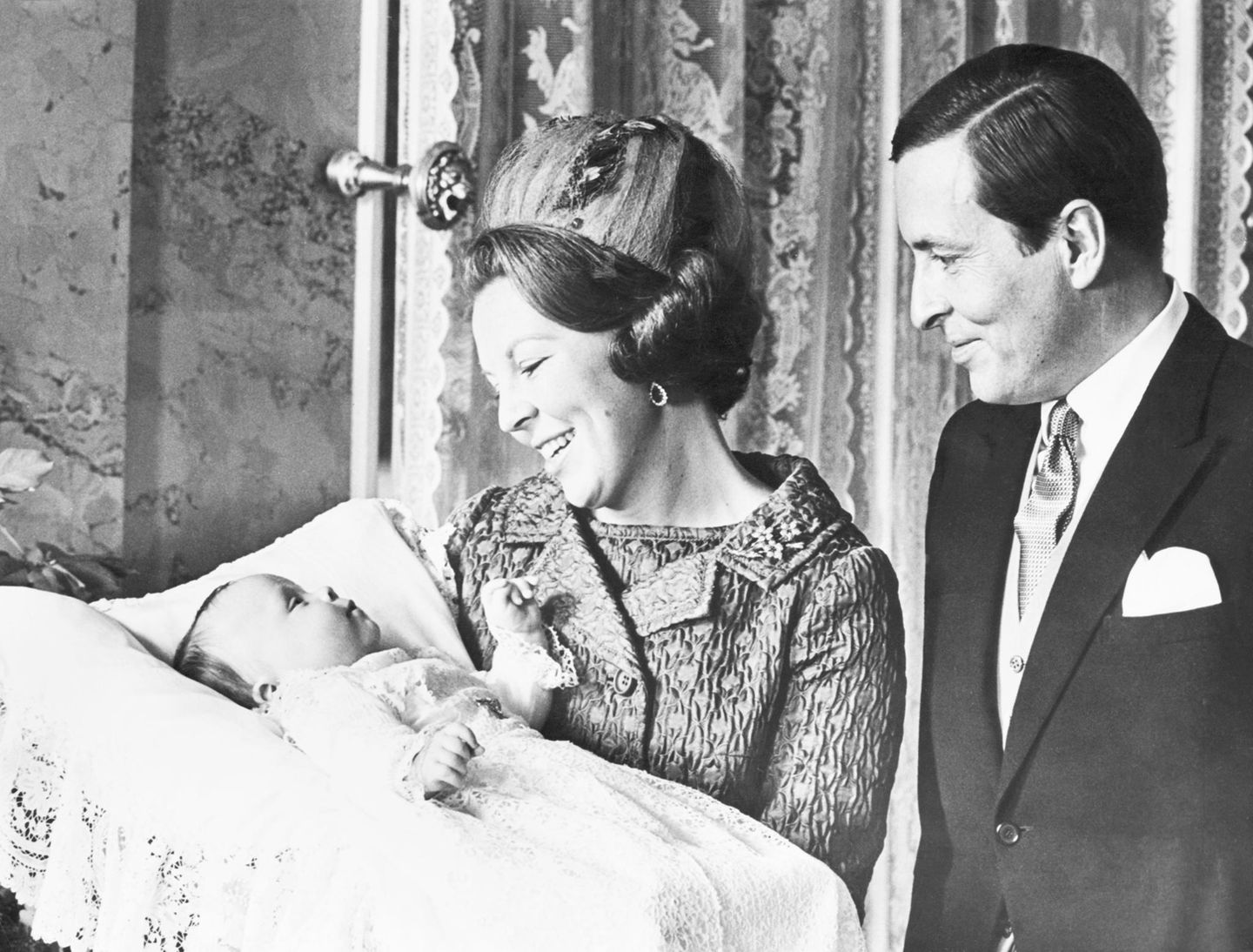 Am 25. September 1968 wird Prinz Johan Friso Bernhard Christiaan David von Oranien-Nassau von Amsberg in Utrecht geboren. Am Silvestertag findet die Taufe des zweiten Sohnes von Königin Beatrix und Prinz Claus im Palais Soestdijk statt.