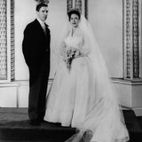 1960 heiratet sie schließlich den Fotografen Antony Armstrong-Jones.