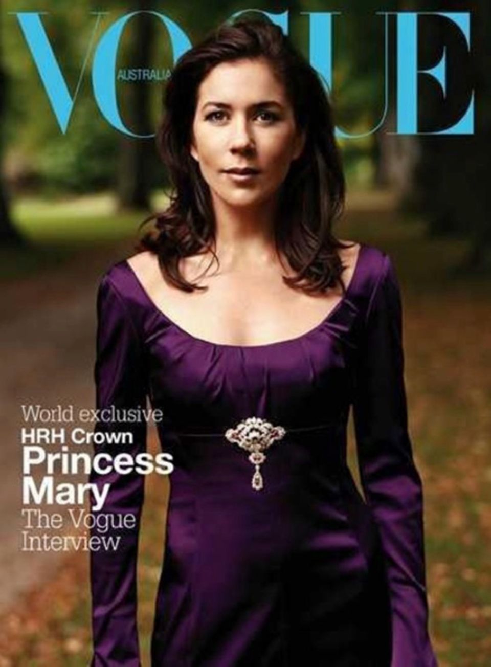 2004: Prinzessin Mary von Dänemark erschien im Jahr 2004, kurz nachdem sie Prinz Frederik das Ja-Wort gegeben hat, auf dem Cover der australischen Vogue. 2004: Prinzessin Mary von Dänemark erschien im Jahr 2004, kurz nachdem sie Prinz Frederik das Ja-Wort gegeben hat, auf dem Cover der australischen Vogue.