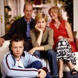 Mein Leben & Ich Gestatten, Familie Degenhardt: Von 2001-2009 spielte Frederik Hunschede in der Serie "Mein Leben & Ich" Wolke Hegenbarths pubertierenden Bruder "Basti". 