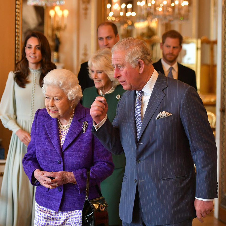 Queen Elizabeth, Prinz Charles, Duchess Catherine, Duchess Camilla, Prinz William, Prinz Harry, Herzogin Meghan