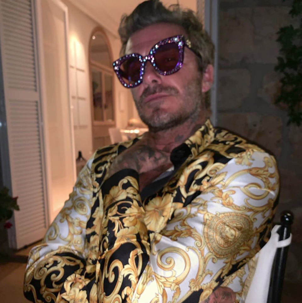 28. August 2019  Das ist wahre Starliebe: David Beckham parodiert den "Rocketman" während des Familienurlaubs bei Elton John und Ehemann David Furnish. Und Victoria teilt diesen lustigen Moment mit allen Fans auf Instagram.