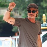Bei den Filmfestspielen in Venedig präsentierte Brad Pitt nicht nur seinen neuen Film "Ad Astra", sondern auch ein neues Tattoo. Auf der Innenseite seines rechten Arms prangt neuerdings eine männliche Schattenfigur. 