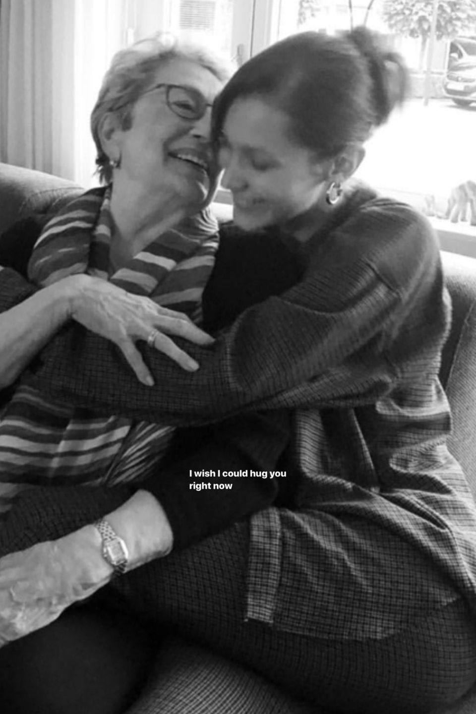 Bella Hadid mit ihrer Oma Bella Hadid mit ihrer Oma