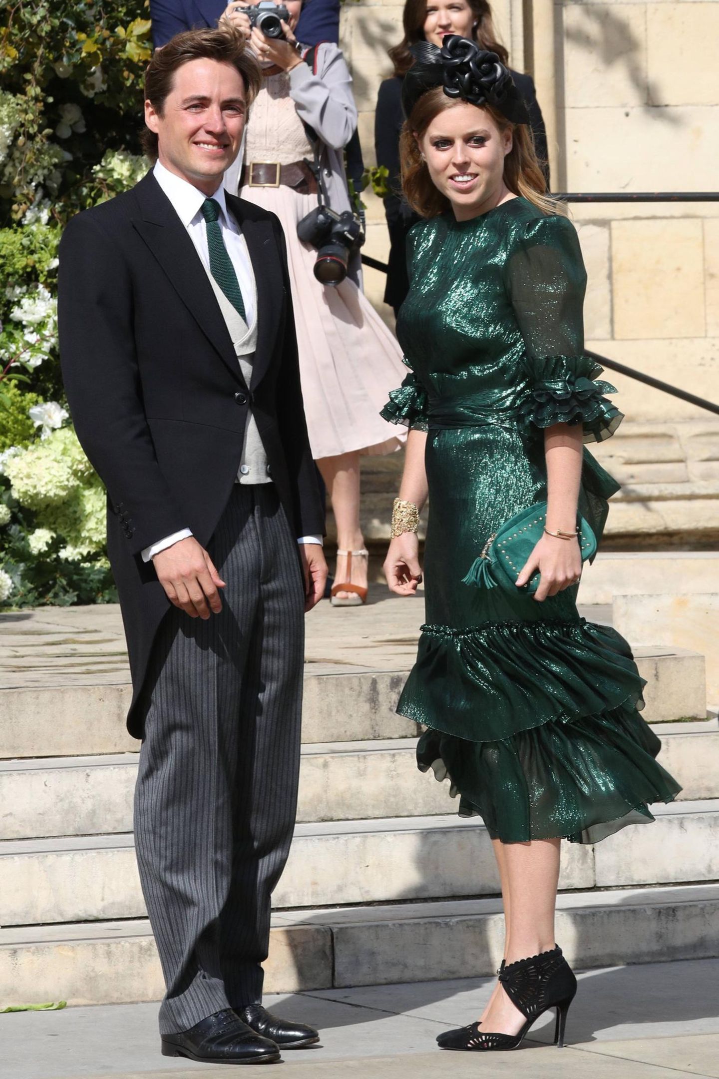 Prinzessin Beatrice und Freund Edoardo Mapelli Mozzi haben sich farblich abgestimmt, beide tragen ein dunkles Grün. 