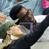 Comedian Chris Rock nimmt sich bei den US Open Zeit für das ein oder andere Fan-Selfie.