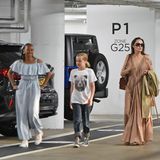 23. Juli 2019  Hitzewelle in L.A.! Wie gut für Angelina Jolie und ihre Töchter Zahara (l.) und Vivienne, dass es in Shopping-Malls und Tiefgaragen angenehm kühl ist.