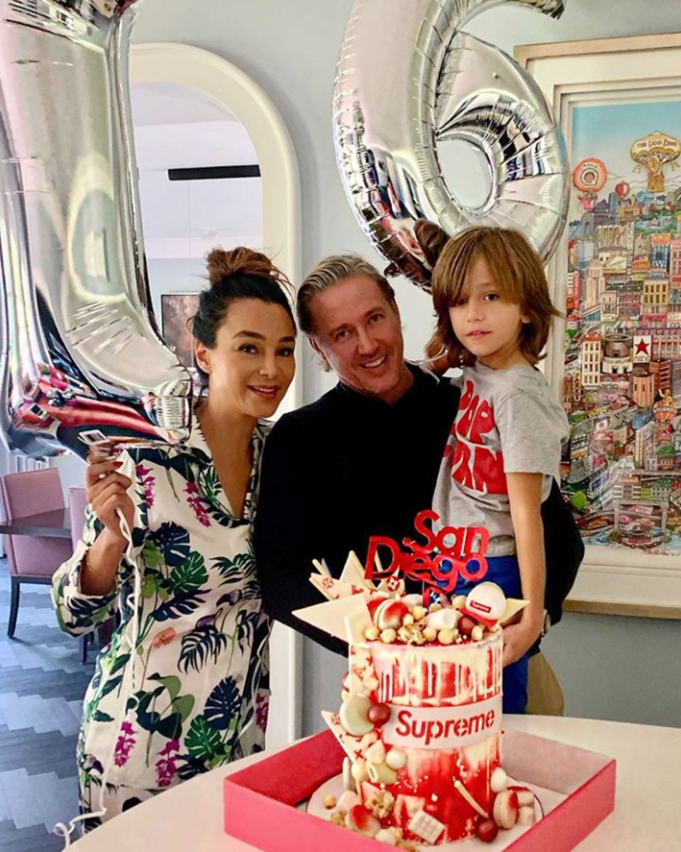 10. September 2019 Gleich gibt's eine Überraschung im Hause Pooth! Zum 16. Geburtstag von Sohn San Diego haben Verona, Franjo und Rocco eine tolle Geburtstagsparty vorbereitet. 10. September 2019 Gleich gibt's eine Überraschung im Hause Pooth! Zum 16. Geburtstag von Sohn San Diego haben Verona, Franjo und Rocco eine tolle Geburtstagsparty vorbereitet.
