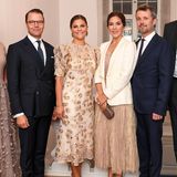 Zum Dinner in der Residenz des schwedischen Botschafters trägt Prinzessin Victoria das "Amalfi Dress" des Labels By Malene Birger (ca. 805 Euro). Im Januar lief dieses Kleid noch über den Laufsteg ... 