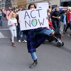 "Act Now" lautet die deutliche Botschaft von Marie Nasemann in Berlin. 