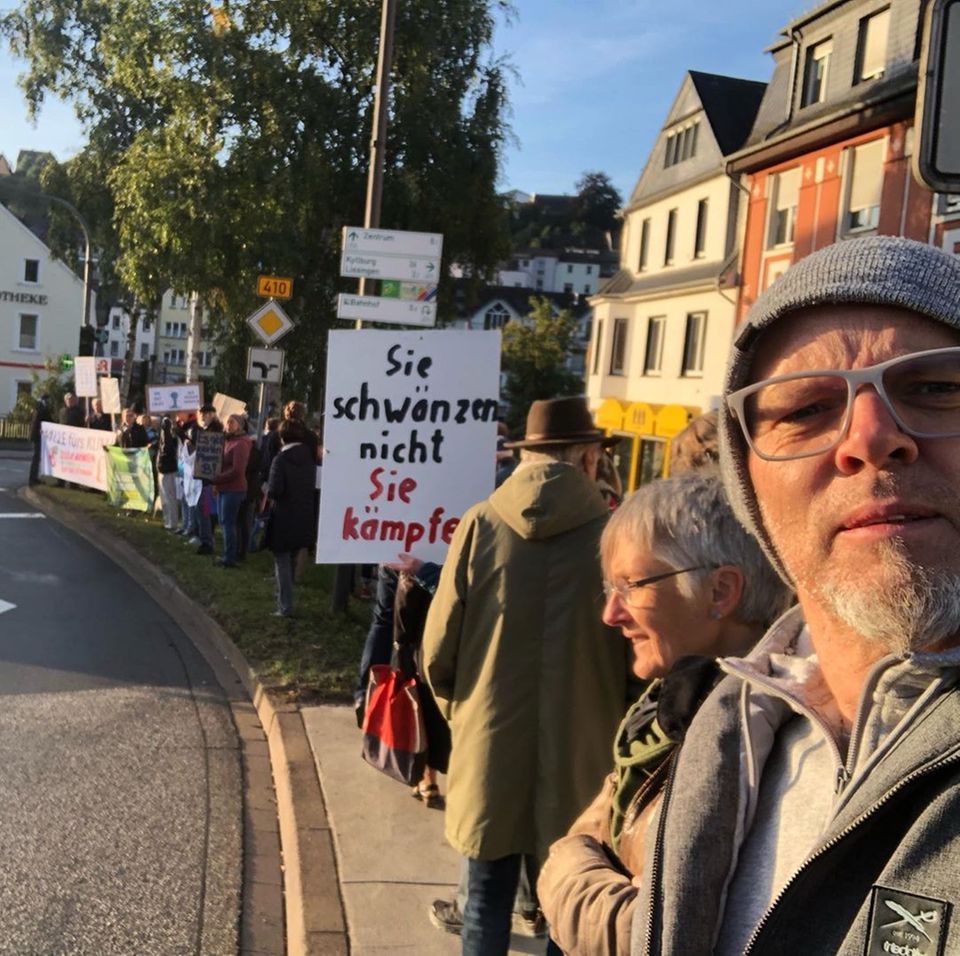 Musiker Thomas D geht in der Eifel auf die Straße. Musiker Thomas D geht in der Eifel auf die Straße.