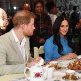 Prinz Harry + Herzogin Meghan: Als letzten Programmpunkt ihres ersten Tages in Südafrika genießen Prinz Harry und Herzogin Meghan einen Kochabend mit Einheimischen.