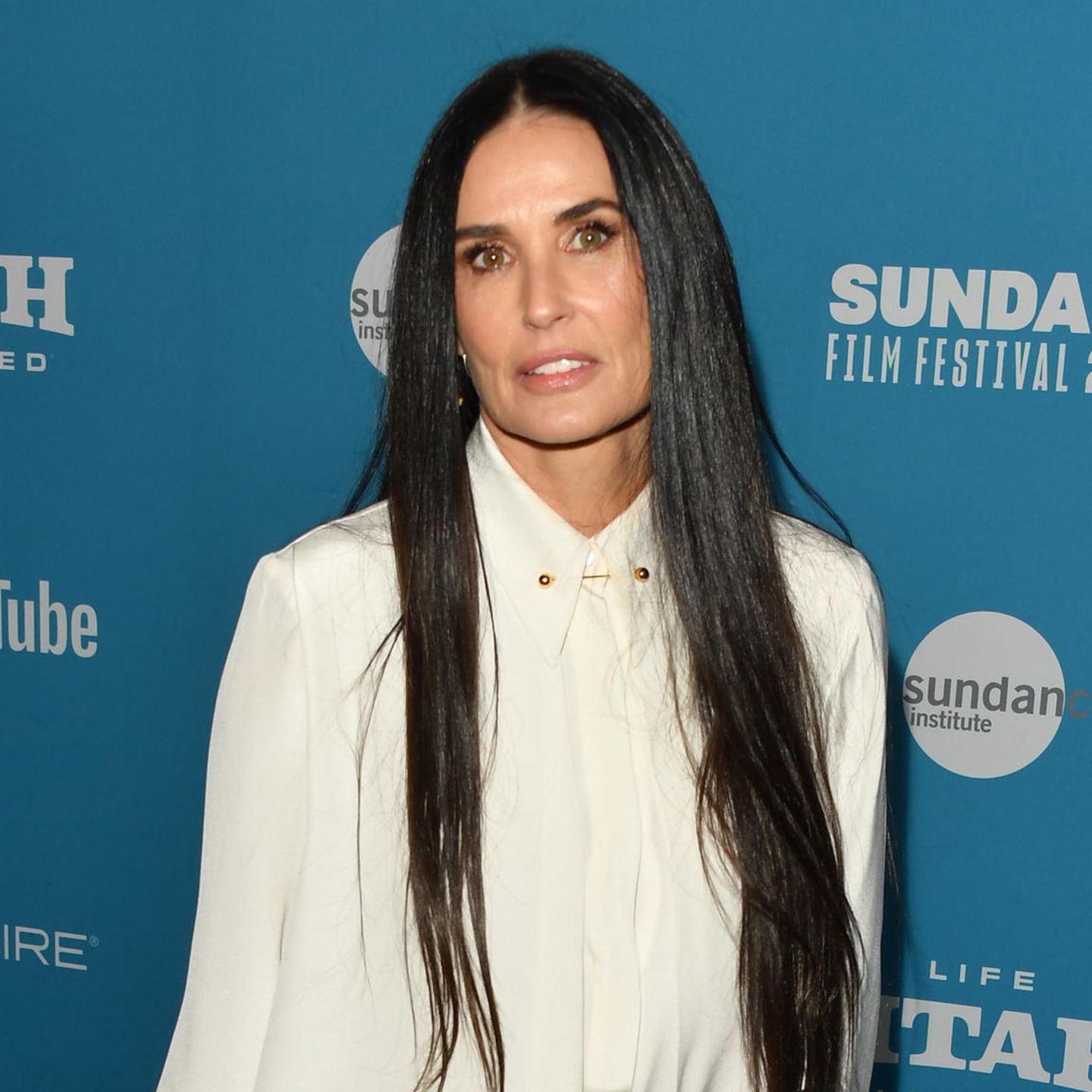 Top 99+ Wallpaper Recent Pictures Of Demi Moore Completed 10/2023