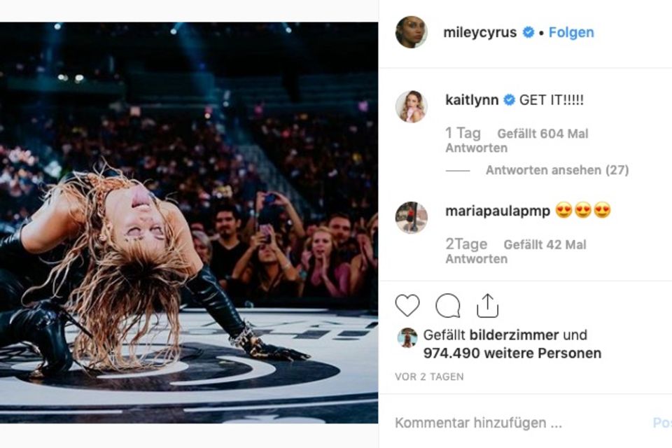 Miley Cyrus: Kaitlynn Carter kommentiert Miley Cyrus' sexy Posting mit einem anfeuernden "Get it!" Kaitlynn Carter kommentiert Miley Cyrus' sexy Posting mit einem anfeuernden "Get it!"