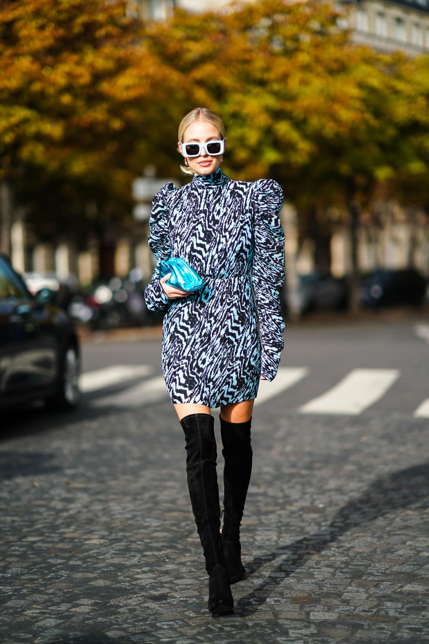 Influencerin Leonie Hanne reist seit Jahren für die neuesten Trends um die Welt. Ehrensache, dass sie auch bei der Pariser Fashion Week dabei ist.
