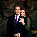 Im Oktober 2012 vermeldet das schwedische Königshaus zum zweiten Mal die Verlobung von Prinzessin Madeleine: Der Geschäftsmann Christopher O'Neill hat um ihre Hand angehalten. Ein funkelnder Ring schmückt seither die Hand der Schwedin.