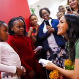 Prinz Harry + Herzogin Meghan: Am Nachmittag besucht Herzogin Meghan die Vereinigung "ActionAid" zur Gewaltaufklärung für Frauen und Mädchen in Johannesburg.