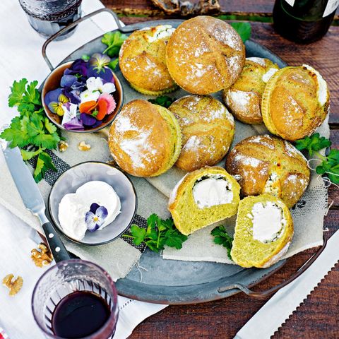 Gourmet: Herbst-Happen: So backen Sie knusprige Weinbegleiter