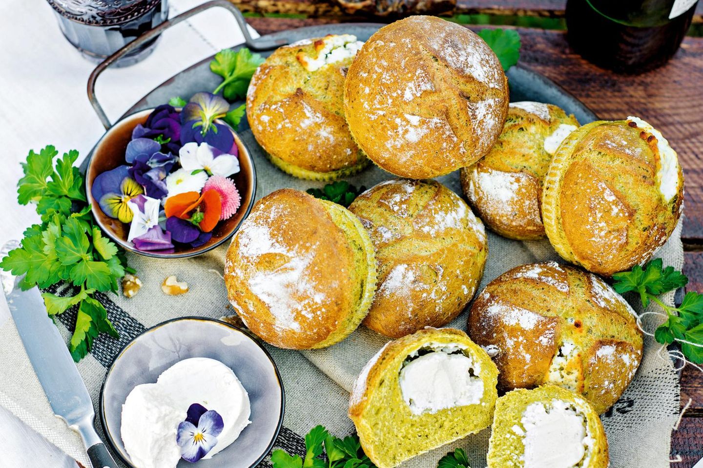 Gourmet: Herbst-Happen: So backen Sie knusprige Weinbegleiter