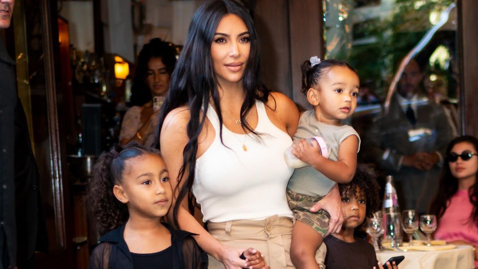 Kim Kardashian mit Kindern