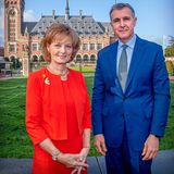 10. Oktober 2019  Seltene Gäste: Prinzessin Margarita und Prinz Radu von Rumänien sind für einen dreitägigen Besuch in die Niederlande gereist. Ihren Aufenthalt starten sie am Internationalen Gerichtshof in Den Haag.