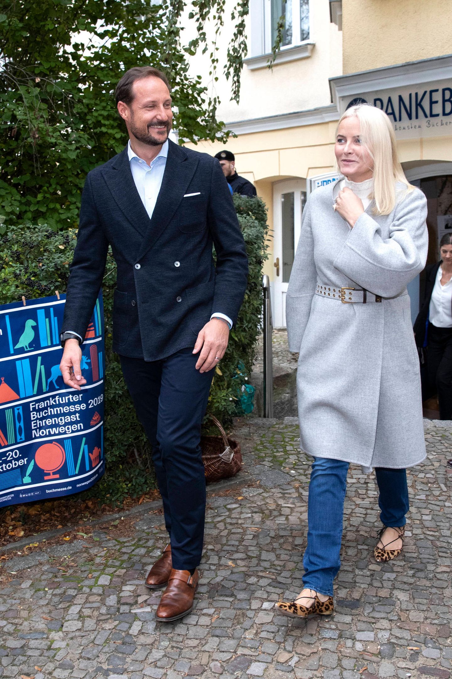 Haakons Luxusurlaub & Der Surftrip Skandal: Warum Mette Marit Fehlt - 745r2v5