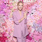 Pretty in Pink: Influencerin Leonie Hanne feiert gemeinsam mit Pomellato auf einer Pink Party. An den Dresscode hat sich die erfolgreiche Blondine gekonnt gehalten, eleganter Schmuck rundet ihren coolen Look ab.