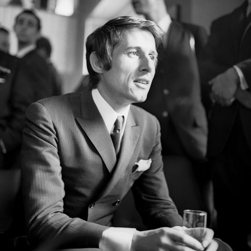 6. April 1967  Auch in Wien kann sich Udo Jürgens über eine goldene Schallplatte freuen, die nicht die letzte bleiben soll.