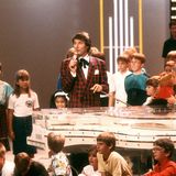 30. August 1987  Bei großen Fernsehsendungen wie der Benefiz-Show "Groß hilft Klein" begeistert Udo seine Zuschauer an den Bildschirmen.