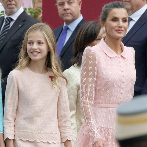 Prinzessin Leonor mit ihrer Mutter Königin Letizia von Spanien
