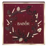 Wer seiner Haut etwas Gutes tun möchte: Der Babor-Adventskalender versorgt Ihre Haut jeden Tag mit einer anderen hochwirksamen Apulle und sorgt somit für den perfekten Weihnachtsglow. Der Kalender ist ab September für rund 75 Euro in ausgewählten Babor Day- und Hotel-SPAs sowie online erhältlich.