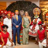 17. Oktober 2019   Beim feierlichen Dinner mit den Behörden des Kerala Staats neigt sich der Tag dem Ende zu. Königin Máxima glänzt dabei wunderschön in einem traditionell indischen Sari.