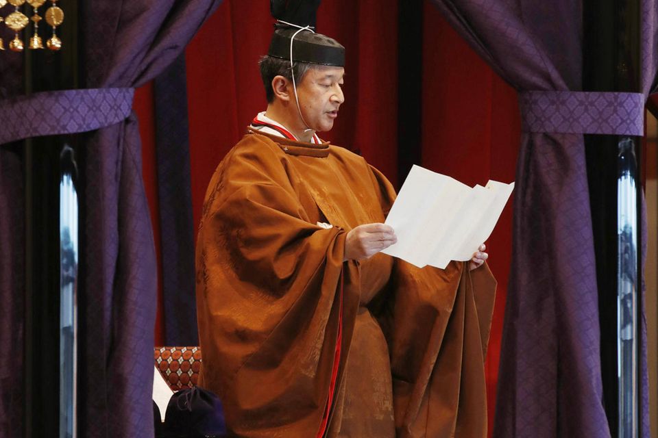 Royals in Japan: Kaiser Naruhito hält in der Staatshalle seine Antrittsrede an das Volk. Kaiser Naruhito hält in der Staatshalle seine Antrittsrede an das Volk.