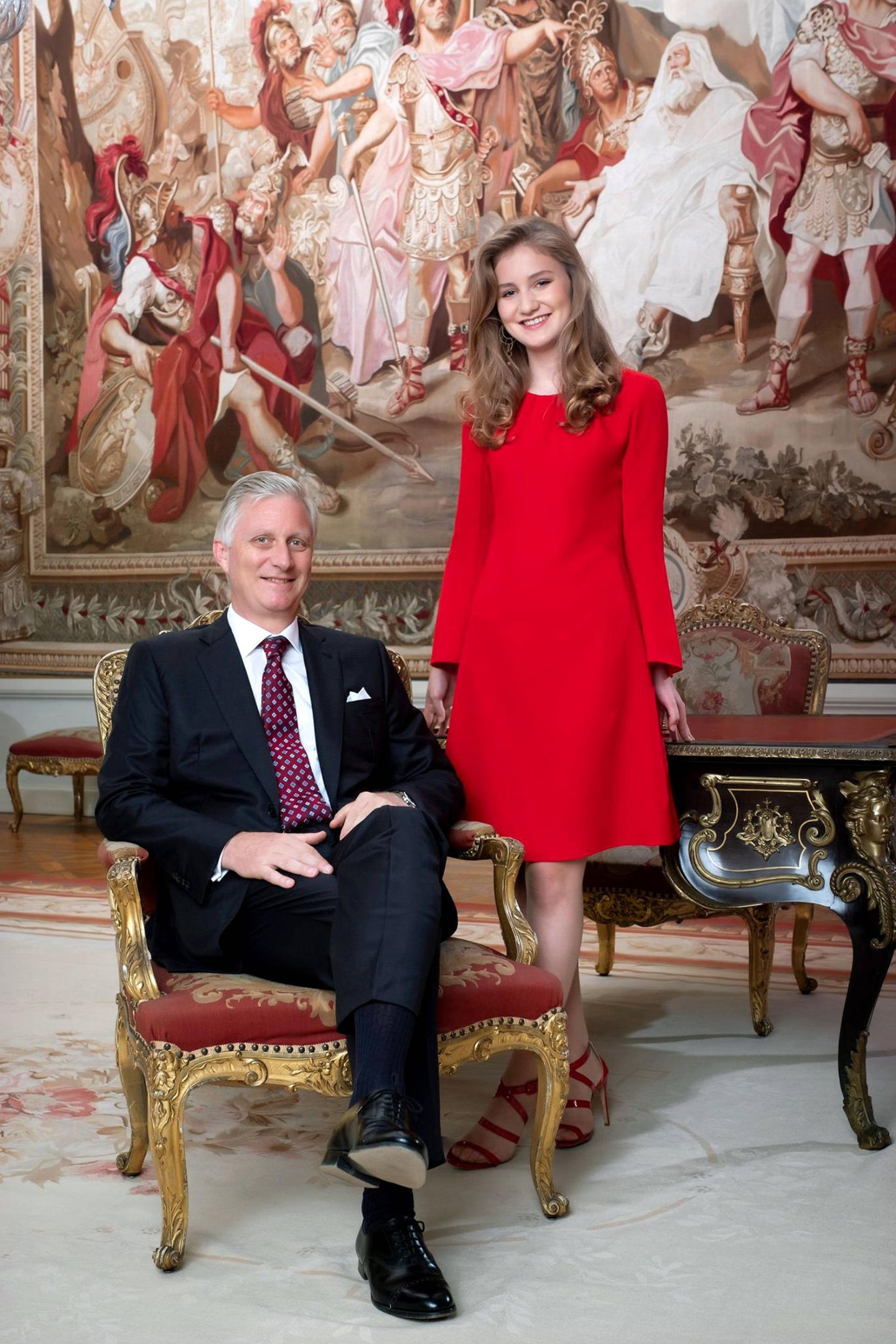 23. Oktober 2019  Mit ihrem Vater König Philippe posiert Prinzessin Elisabeth für eine weitere offizielle Aufnahme.