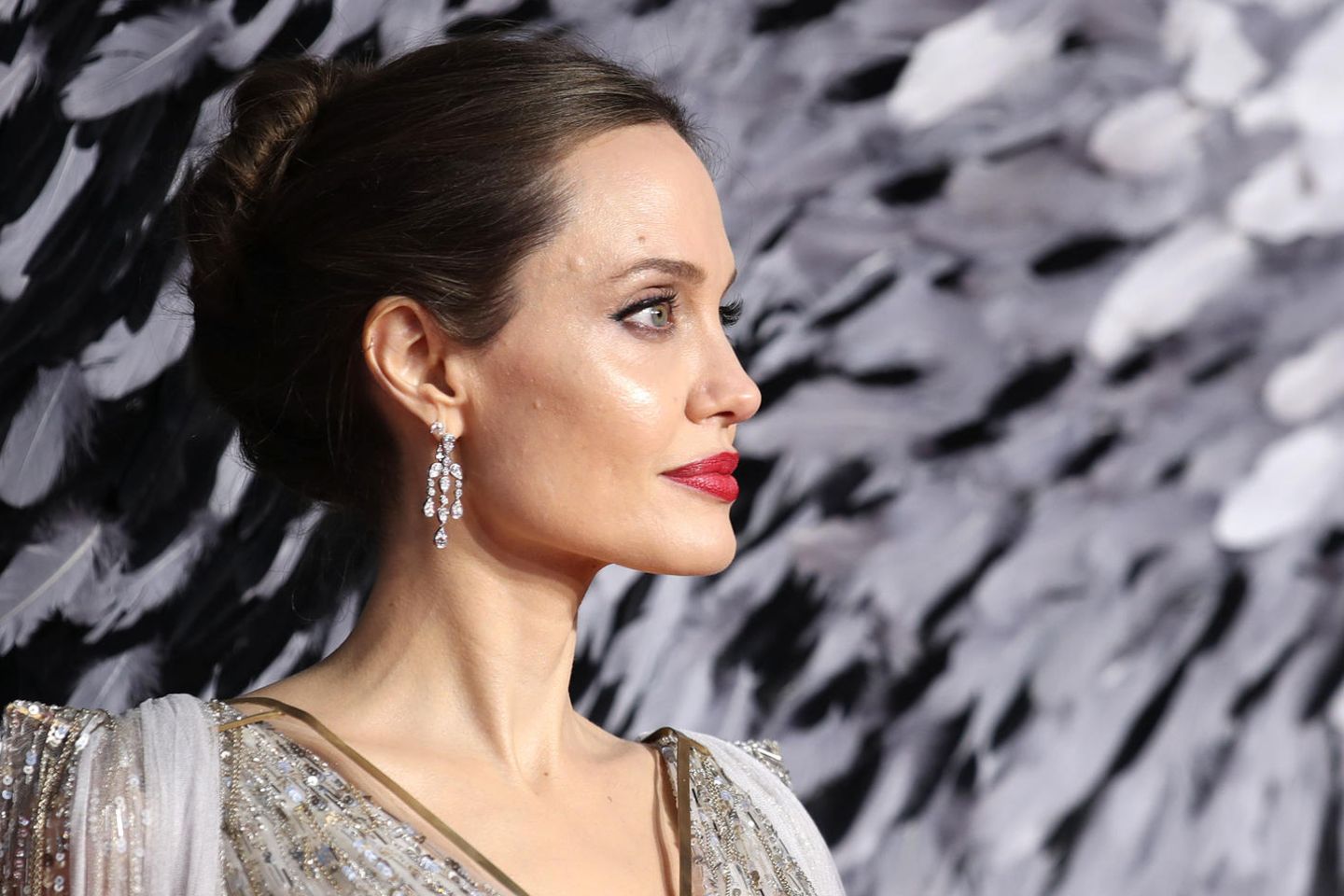 Angelina Jolie Sie Berichtet Vom Tod Ihrer Mutter Und Dem Kampf Gegen Krebs Gala De