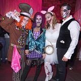 Henning Merten, Denise Kappes und Leonard Freier mit Frau Caona feiern zusammen in wundervoll gruseligen Kostümen bei der "Wonderland after Dark by NYX Professional Makeup" Halloween-Party in Berlin.