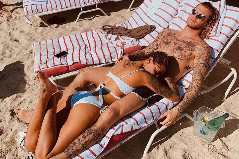 24. Oktober 2019  "Das einzig Gute am Sommer" schreibt Sophia Thomalla auf Instagram zu dem schönen Paarfoto mit ihrem Loris Karius aus sonnigen Tagen.  
